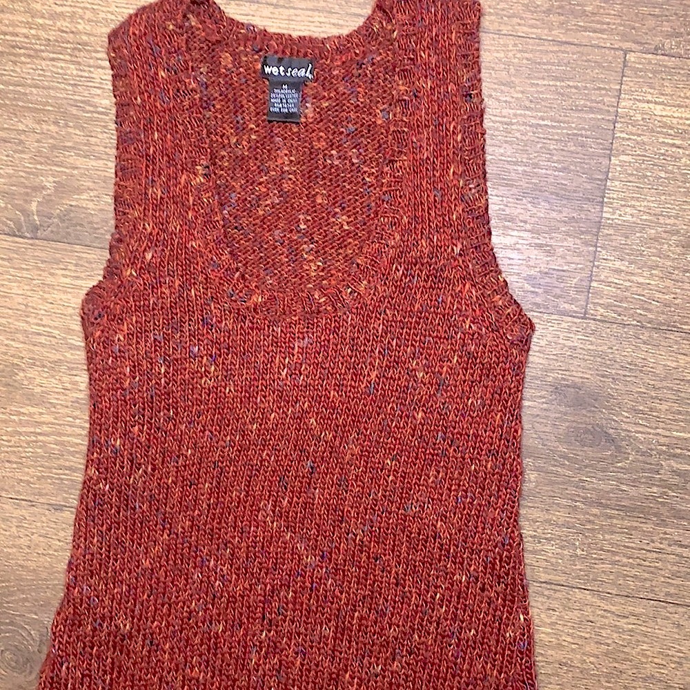 Women’s Wet Seal sleeveless sweater Size Medium